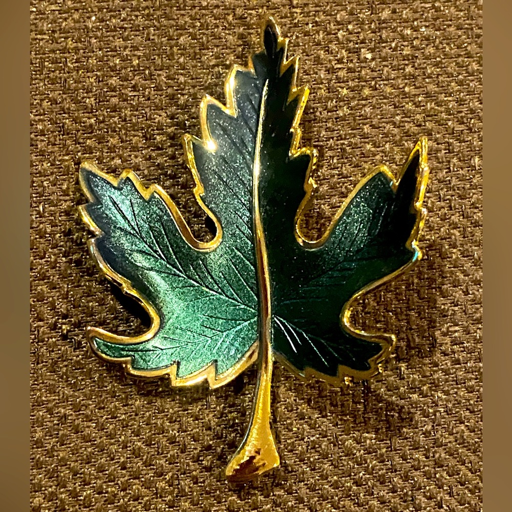 Vintage Maple Leaf Green Black Enamel Gold Pin Brooch 2 1/4”